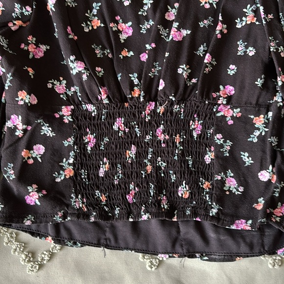 Cute ruched wild fable top - Picture 5 of 5